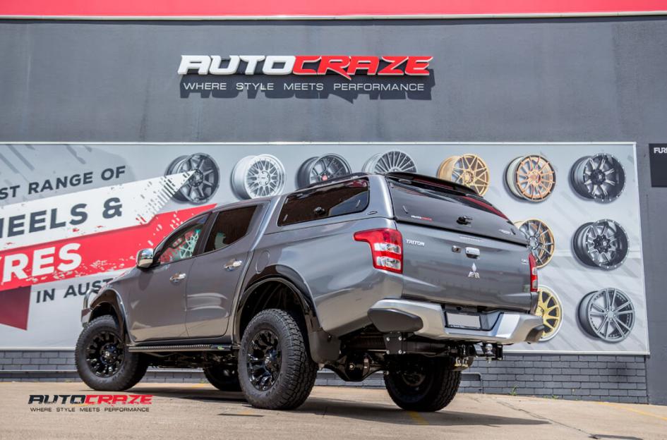 MITSUBISHI TRITON VAPOR MATTE BLACK